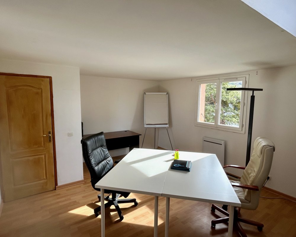 Bureau fermé à Chorges pour entreprise