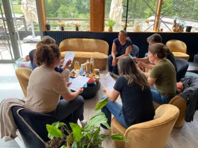 Temps d'échange avant le tri de carte ppour faire connaissance avec les utilisateurs